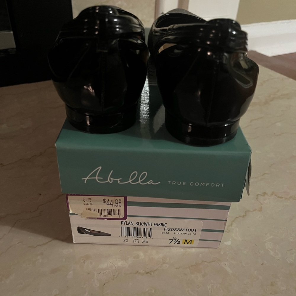Abella Rylan Shoes - Picture 2 of 8